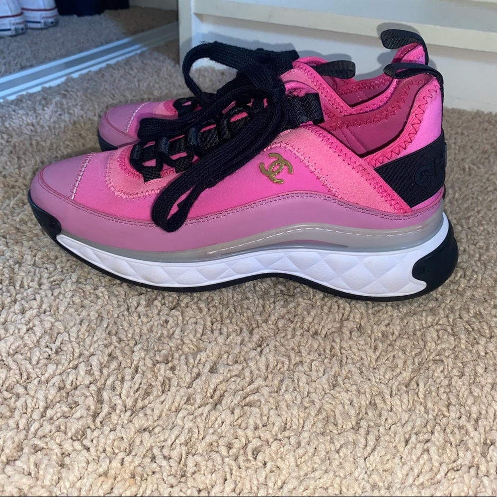 CHANEL Sneakers